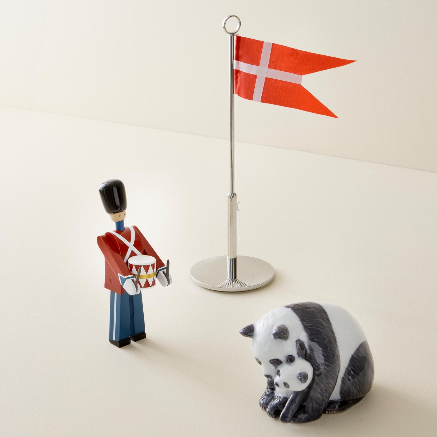 Panda med Unge figur - H13 cm.